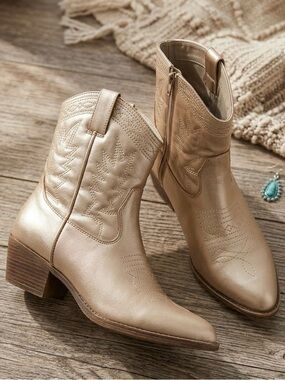 Coconuts by Matisse Pistol Metallic Gold Western Cowboy Booties Size 9